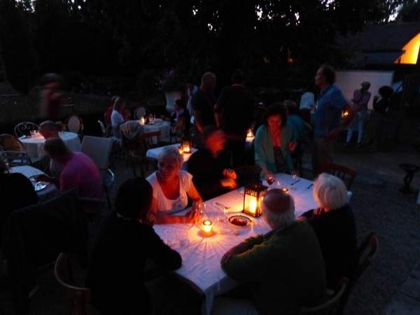 Chateau de prety garden party terrasse nuit 2